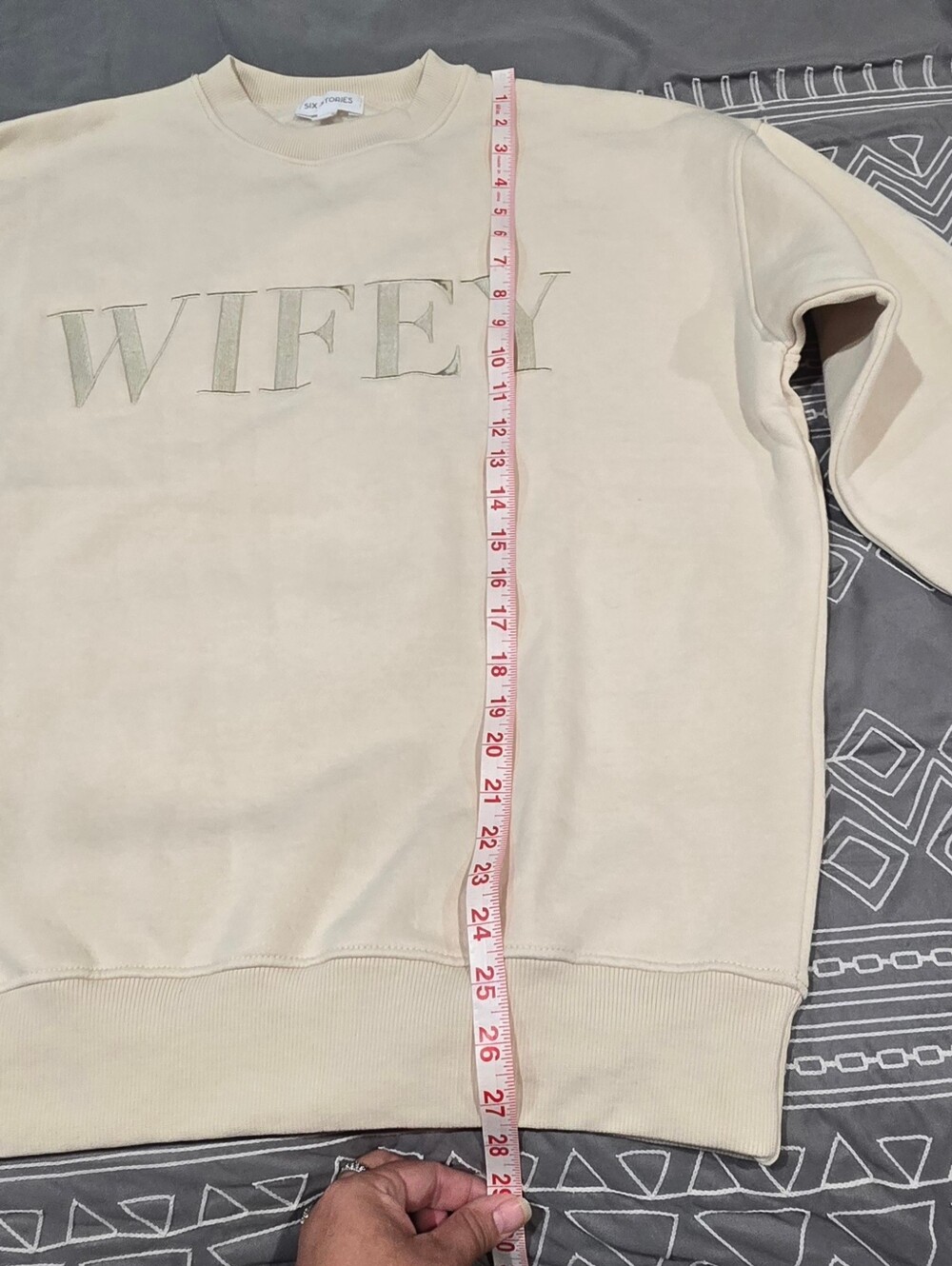 SOLD!!!!! Six Stories Wifey Statement Sweatshirt Size Large - Picture 4 of 6